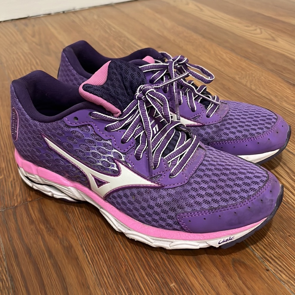 Women’s Mizuno Purple Running Shoes